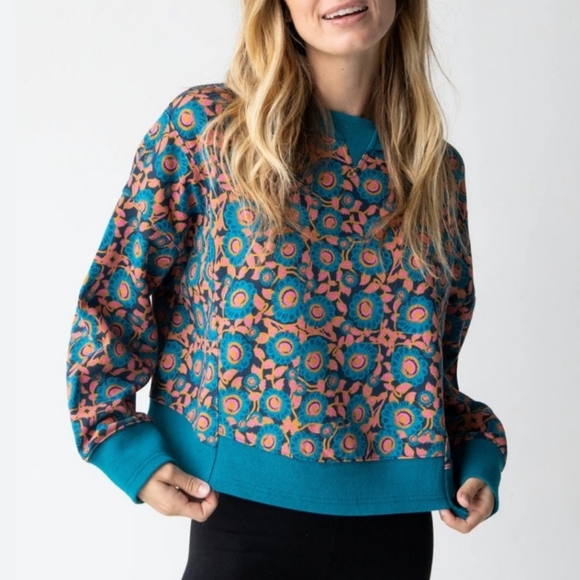 NATURAL LIFE Tops - Selah Printed Sweatshirt - Teal Dahlias